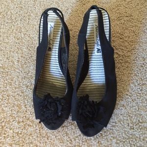 American eagle wedge shoes