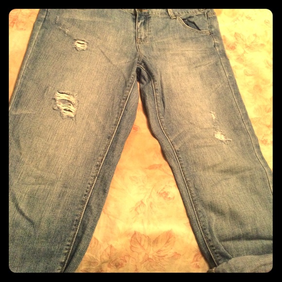 New York and Company Denim boyfriend Capri Jeans