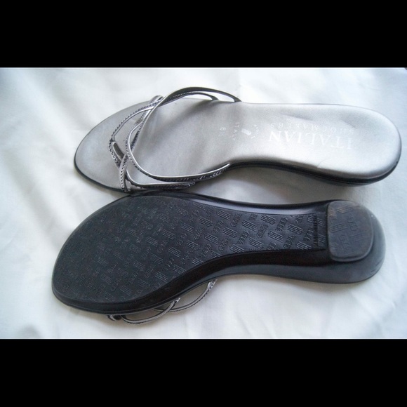 Classy silver shoes - Picture 4 of 4