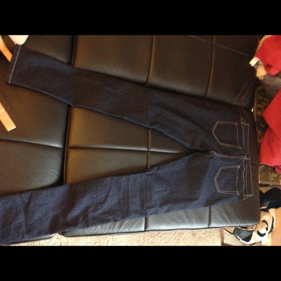 Blue jeans - Picture 2 of 3