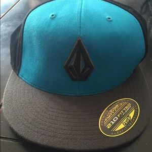 🔹Volcom hat