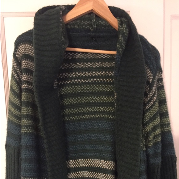 Sweater - Picture 4 of 4