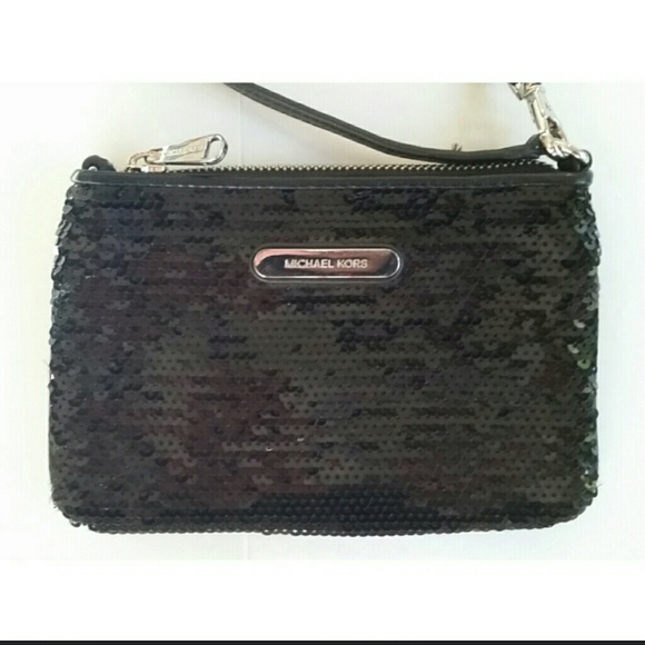 MICHAEL KORS sequins wristlet - Picture 2 of 4