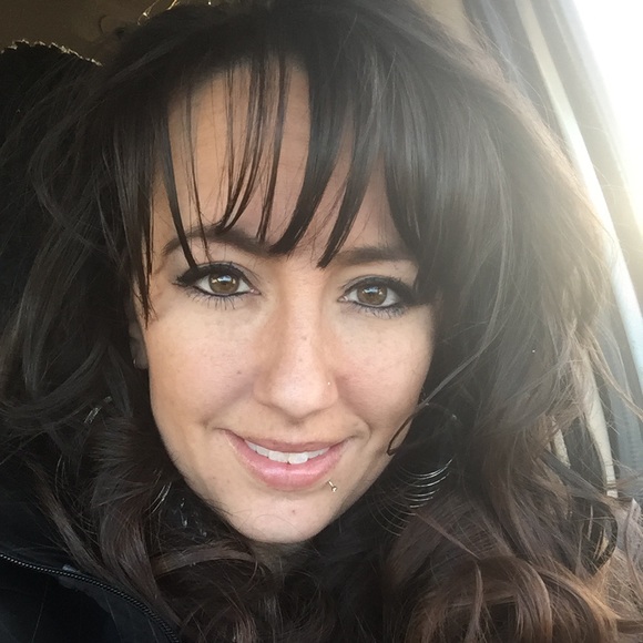 Meet your Posher, Jennifer - Picture 1 of 1