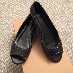 Cole Haan open toes leather flats