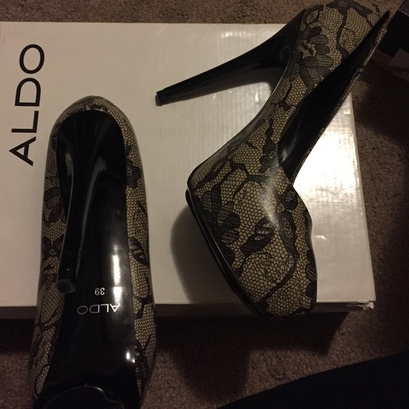 High heel lace print shoes - Picture 2 of 4