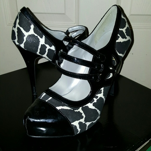 Cute Cheetah  print heels
