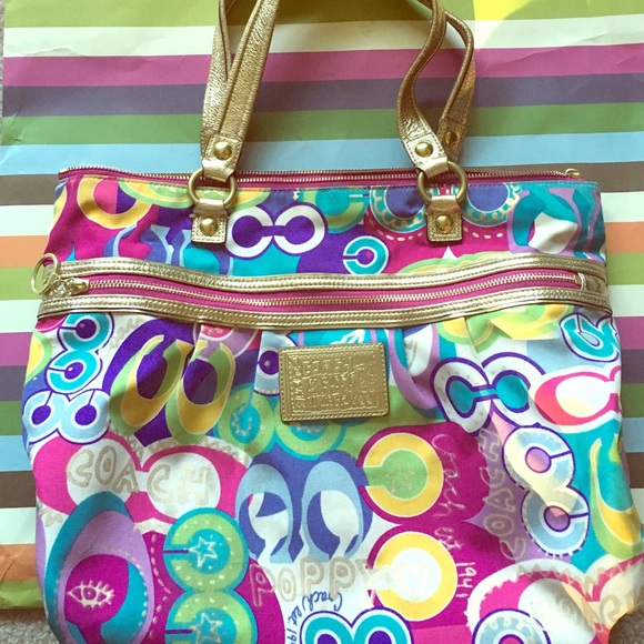 Coach multi-color tote GIVE ME YOUR BEST OFFER 💜
