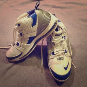 Nike Max Air Men's basketball shoes
