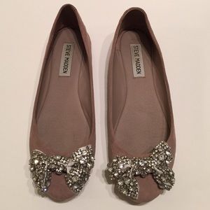 Steve Madden Shoes - Steve Madden Nude Rhinestone Bow Flats Size 6.5 Steve Madden Shoes - Steve Madden Nude Rhinestone Bow Flats Size 6.5