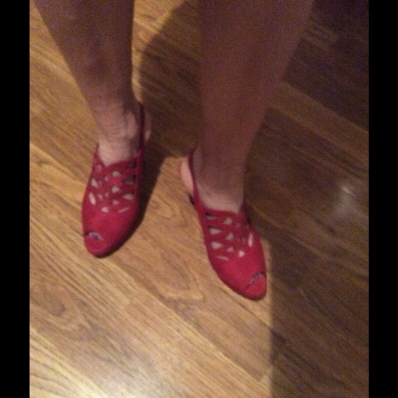 Vaneli red suede shoes size 4.5 - Picture 4 of 4