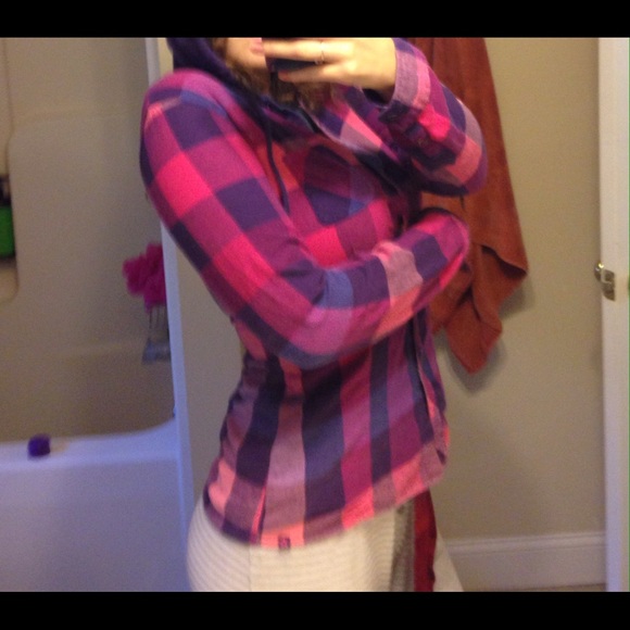❌SOLD❌Flannel hoodie 🎀 - Picture 3 of 4
