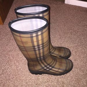 Authentic Burberry rain boots!