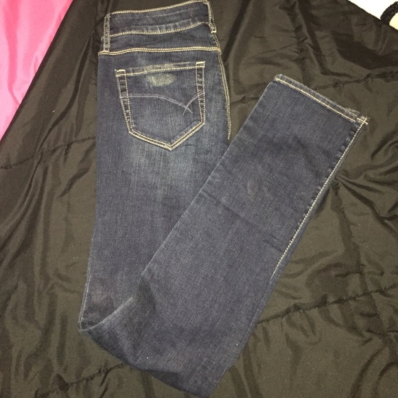 Bullhead black dark wash distressed skinny jeans