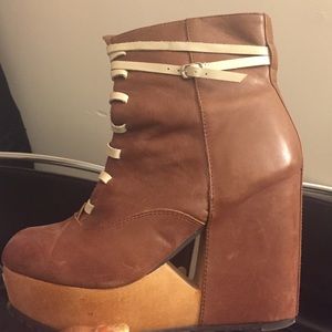 Cut Out Wedge Ankle Boot