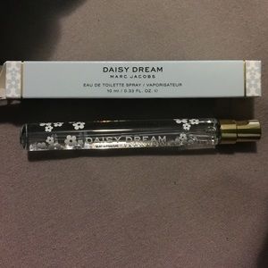 Daisy Dream by Marc Jacobs