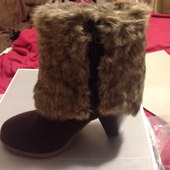 Boot - Picture 3 of 4