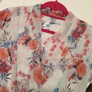 H&M Tops - H&M Floral Wrap Top Size 6 H&M Tops - H&M Floral Wrap Top Size 6