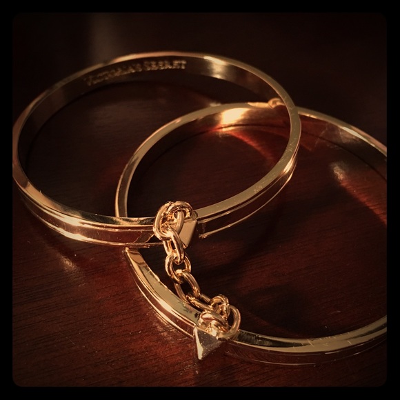 Victoria's Secret Jewelry - VS gold linked bangle bracelets!