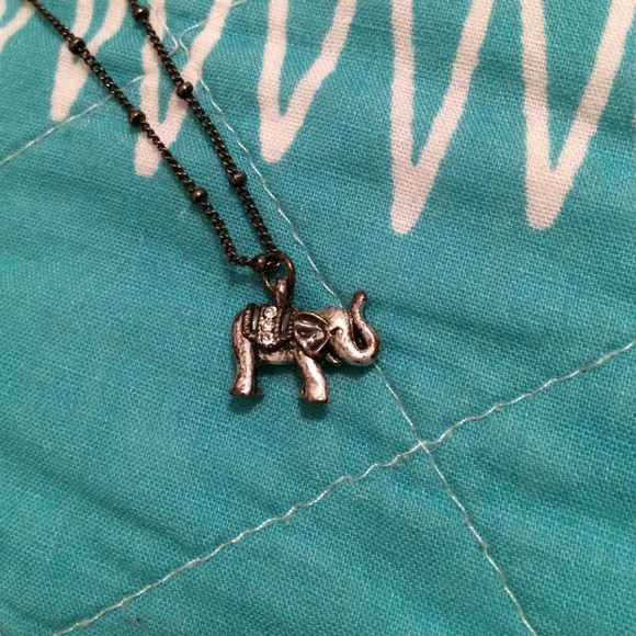 Elephant short necklace