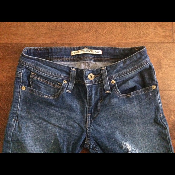 Levi's Ripped Jeans