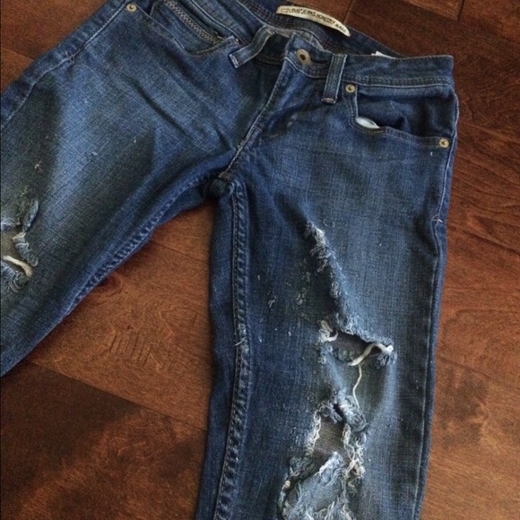Levi's Ripped Jeans - Picture 4 of 4