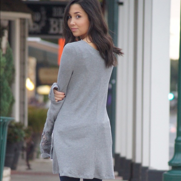 SOLD OUT - • HOST PICK! • Lydia Long Sleeve - Picture 3 of 5