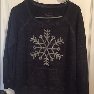 Medium snowflake sweatshirt