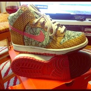 Women's Nike Dunk High Premium