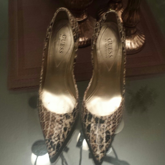 Tan/black Python heels