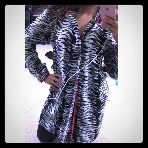 Discounted zebra robe