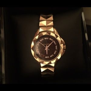 Very chic Karl Lagerfeld unisex watch.