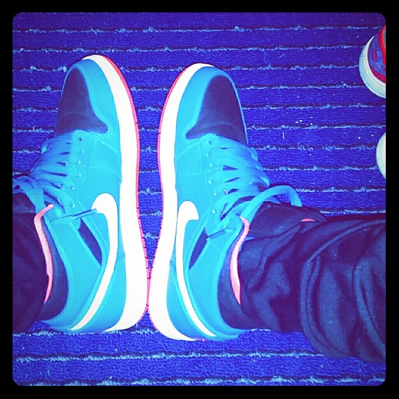 Tropical Teal Jordan 1 - Picture 1 of 1