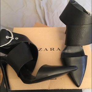 Zara Black Pointy Toe Heel w/ Silver side buckle