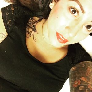 Meet your Posher, Monique