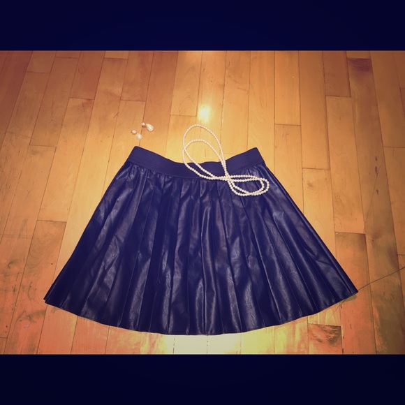 Ann Taylor Pleated Pleather Skirt