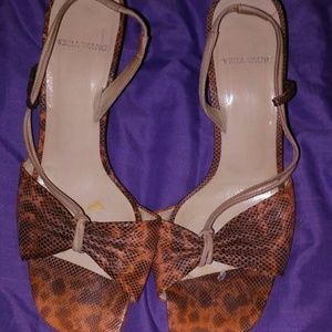 Vera Wang pumps / heals
