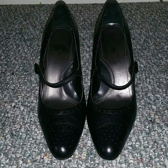 Black Daisy Fuentes Mary Jane Heels Size 9