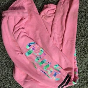 PINK campus pant.