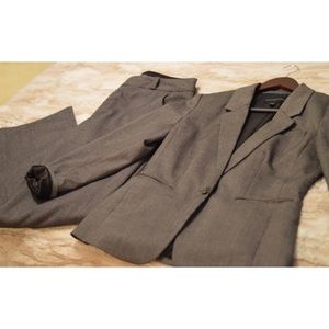 Banana Republic Suit - Size 6