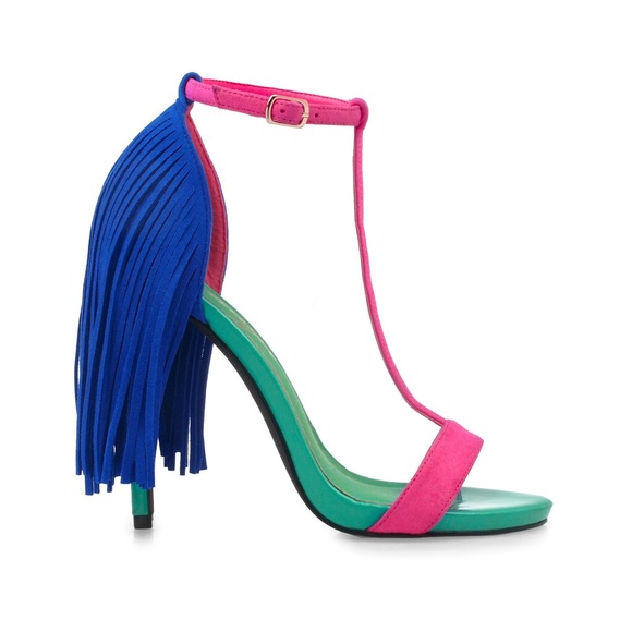 Strada by Privileged Fringe Sandel