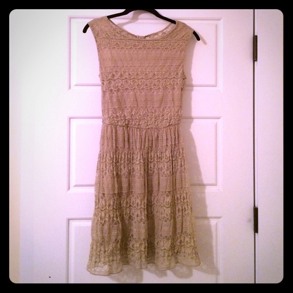 Beige/Gold Lace Cutout Back Dress
