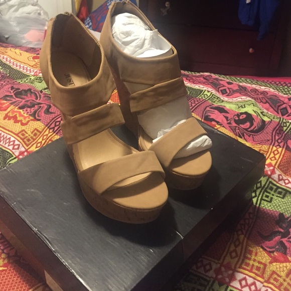 Taupe wedges