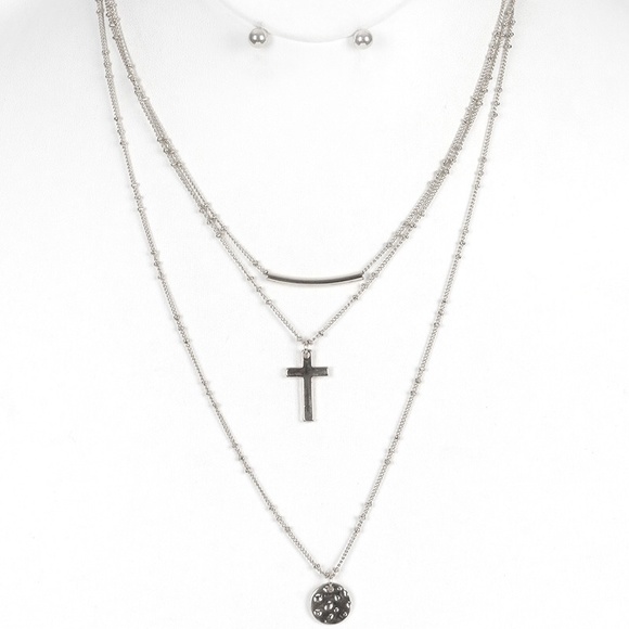 Triple Layered Necklace Set