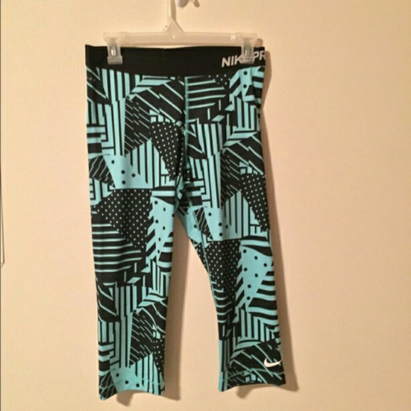 Nike Pro Design Capri