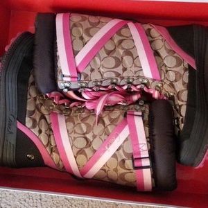 SOLD Coach "Marian" 6.5 snowboots, EUC