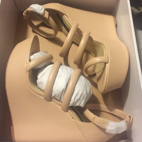 Size 10 nude wedges - Picture 1 of 3