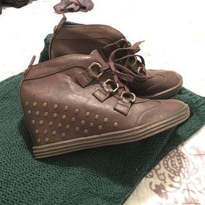 Blowfish Wedges NWOT