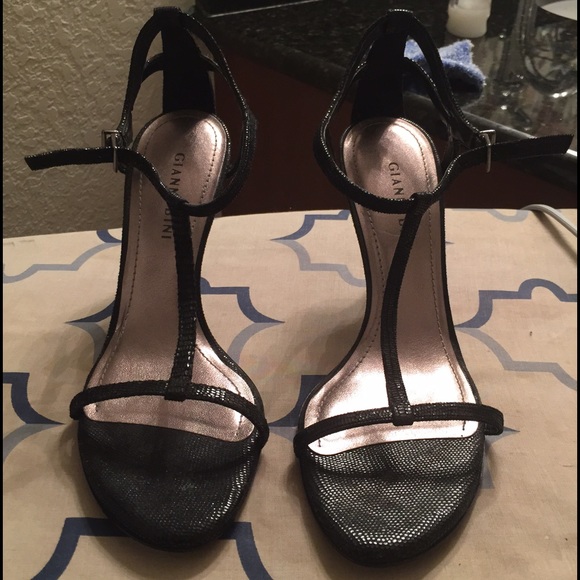 Black T sandals