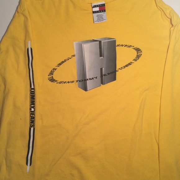 Vintage Tommy Hilfiger Tee - Picture 2 of 3